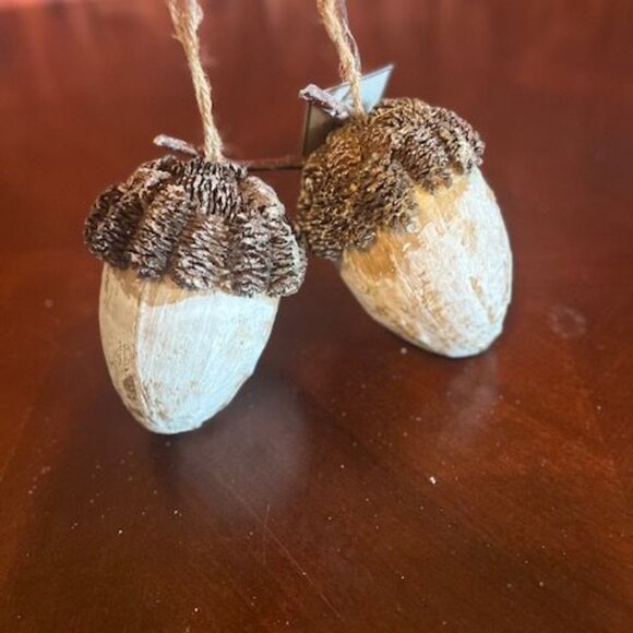 Rustic Acorn Hanging Christmas Decorations Set Of 2 Natural wood texture - Picture 6 of 11